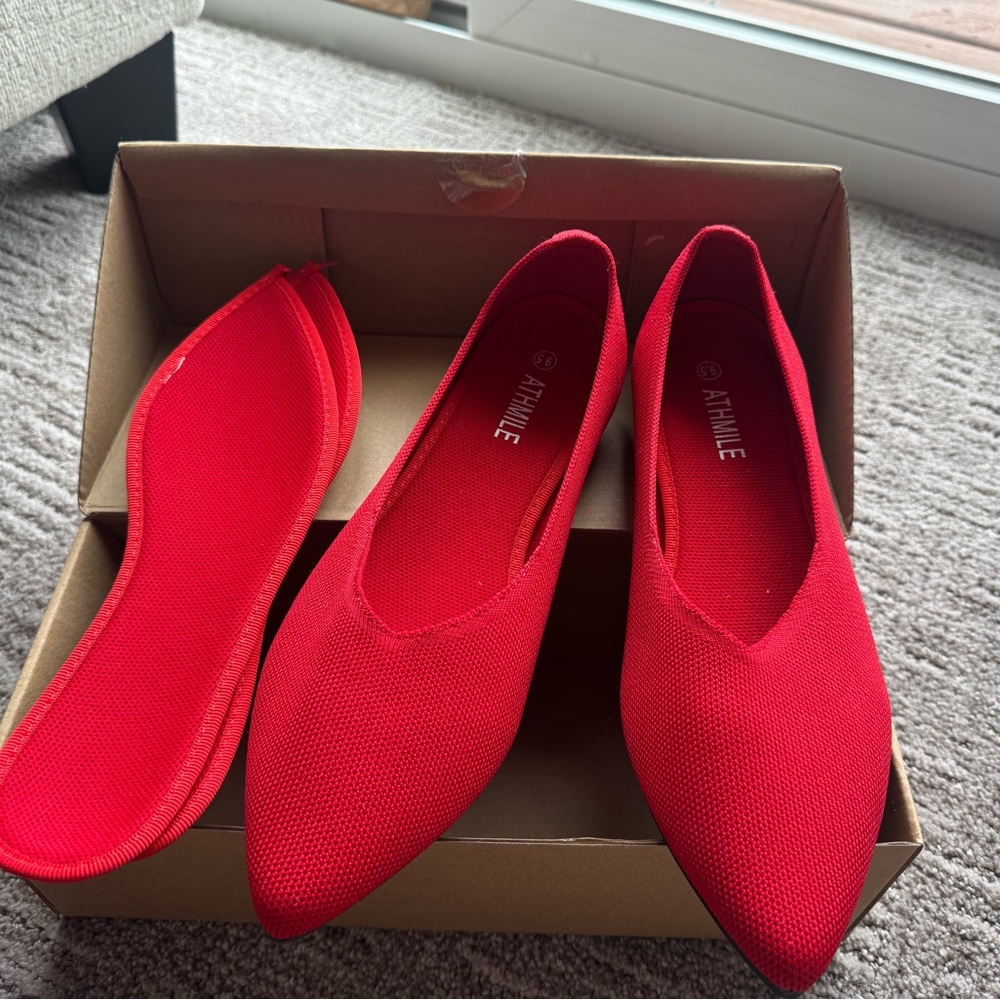 ATHMILE Red Knit Pointed Toe Flats NEW in Box with Extra Insoles